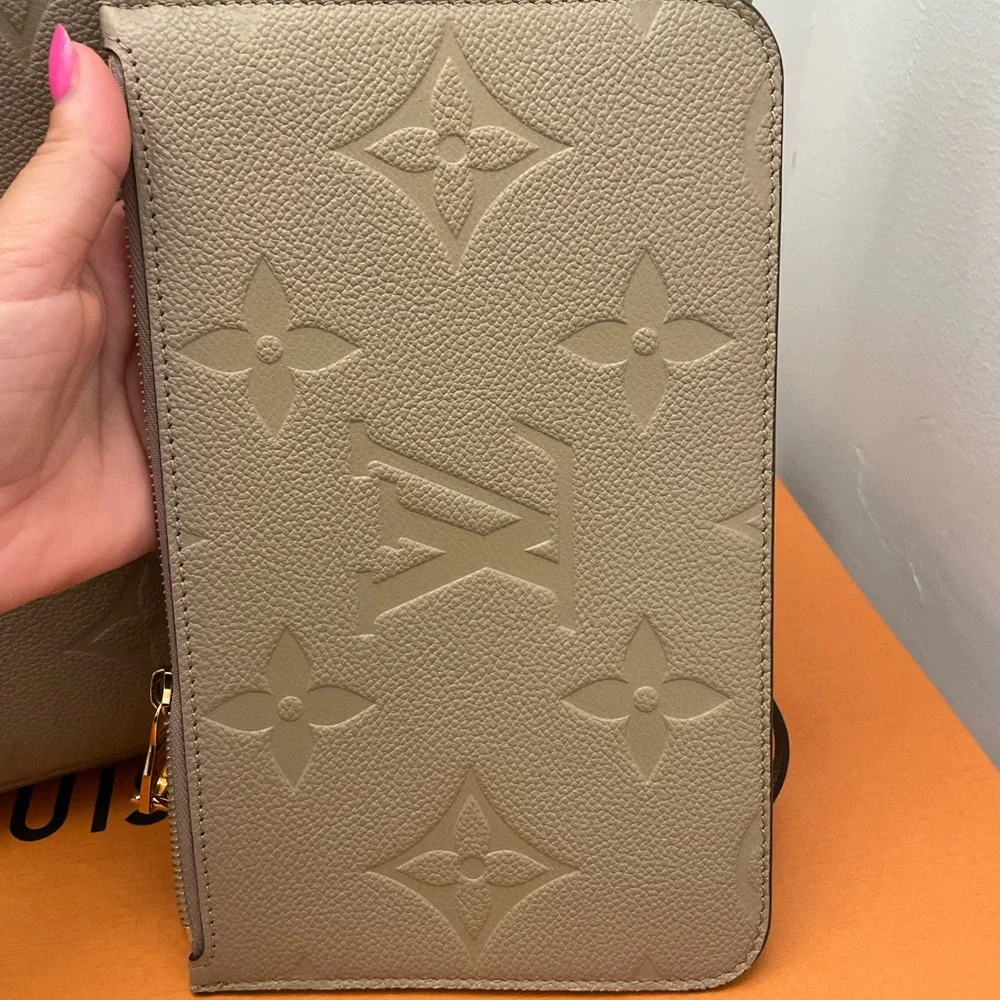 Louis Vuitton Neverfull Empreinte - Picture 10 of 16